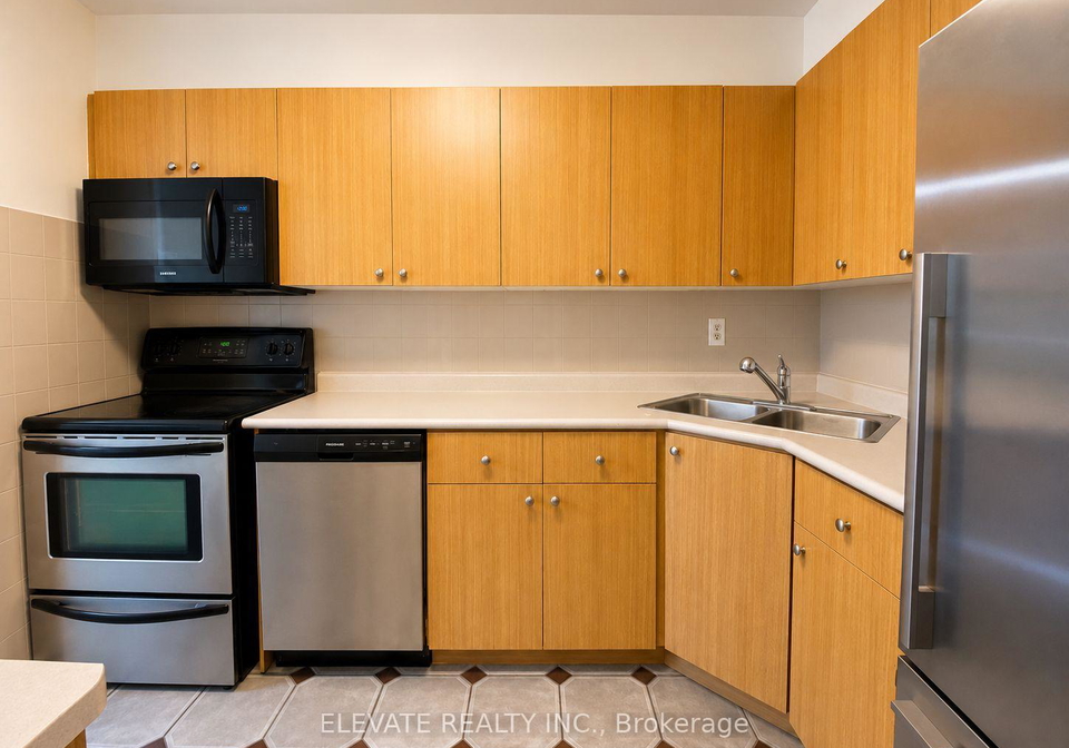 360-ridelle-avenue-toronto-north-york-ontario-w13614782