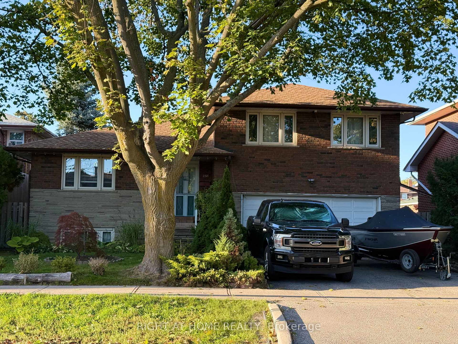 258-la-rose-avenue-toronto-etobicoke-ontario-w13614936