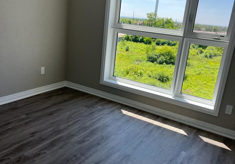 95-dundas-street-w-oakville-ontario-w13614958