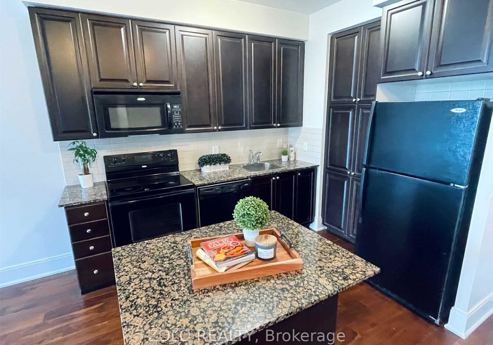 330-burnhamthorpe-road-w-mississauga-ontario-w13615094