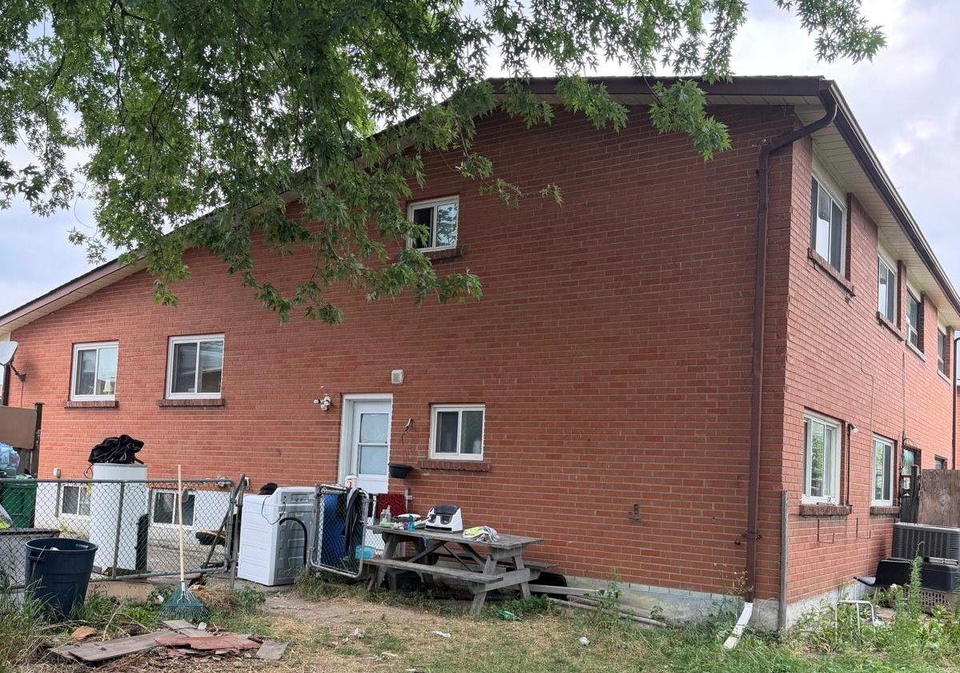32-sharon-court-brampton-ontario-w13615110