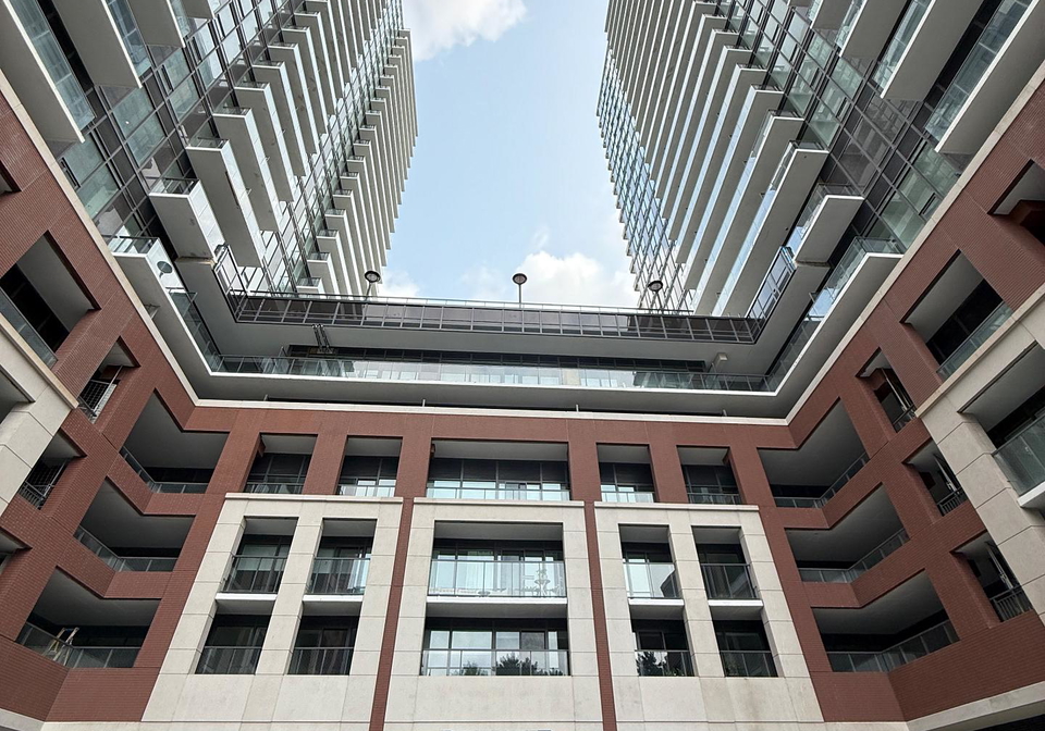4010-eglinton-avenue-w-toronto-etobicoke-ontario-w13615208