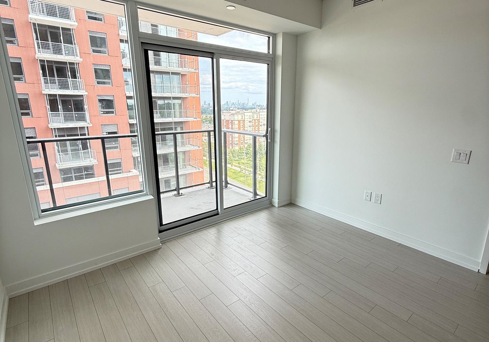 4010-eglinton-avenue-w-toronto-etobicoke-ontario-w13615208