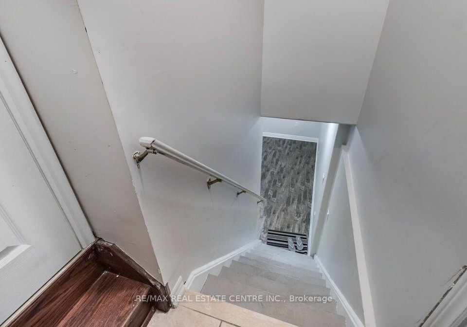 20-laurentide-crescent-brampton-ontario-w13615304