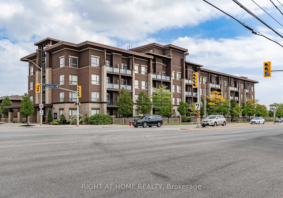 5020-corporate-drive-burlington-ontario-w13616136