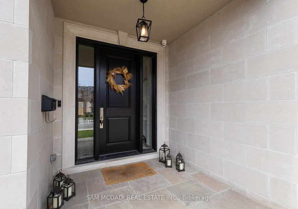 4-iroquois-avenue-mississauga-ontario-w13616480