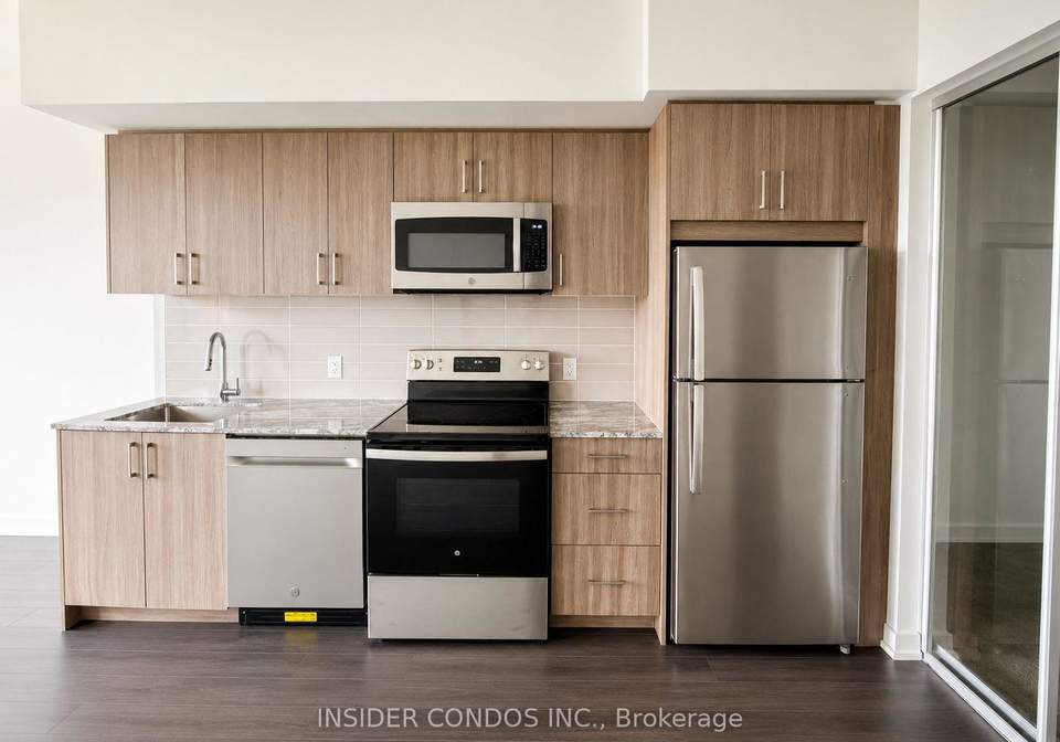 4010-eglinton-avenue-w-toronto-etobicoke-ontario-w13616698