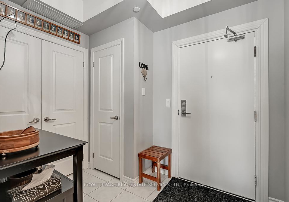 2300-upper-middle-road-oakville-ontario-w13616782