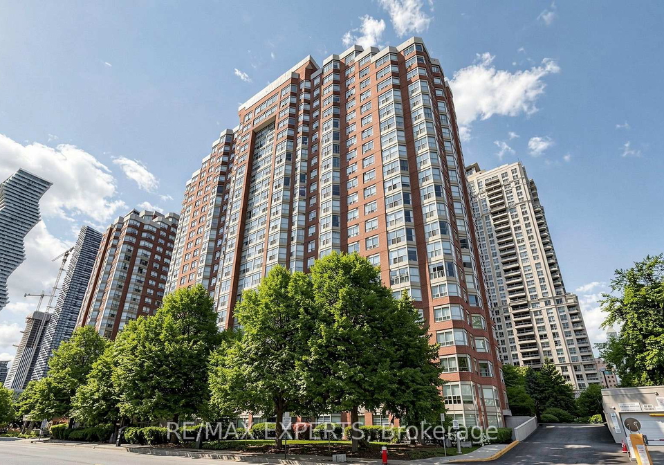 325-webb-drive-mississauga-ontario-w13616898