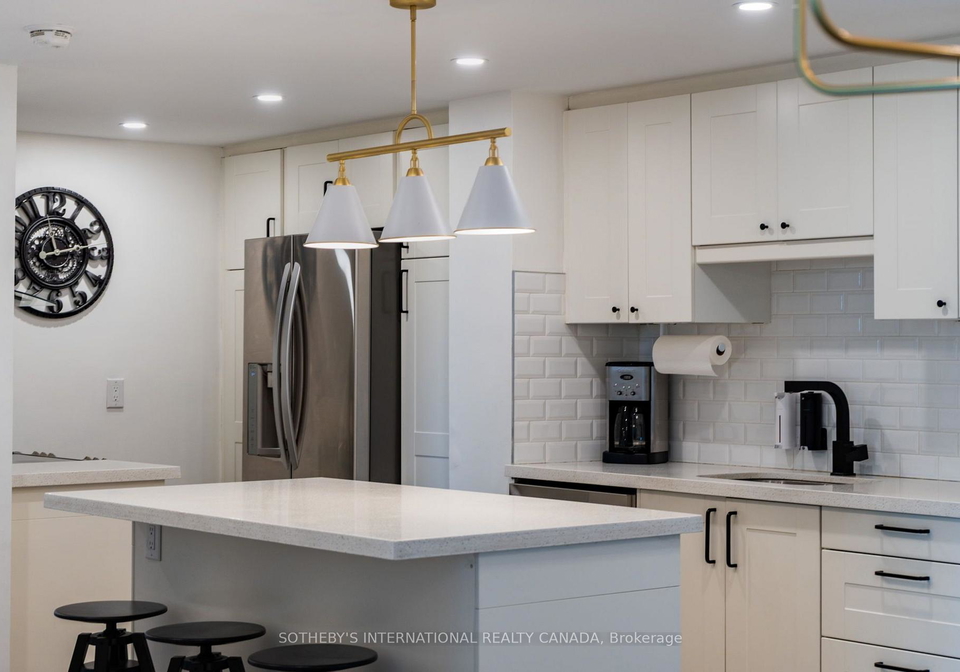 812-burnhamthorpe-road-toronto-etobicoke-ontario-w13616972