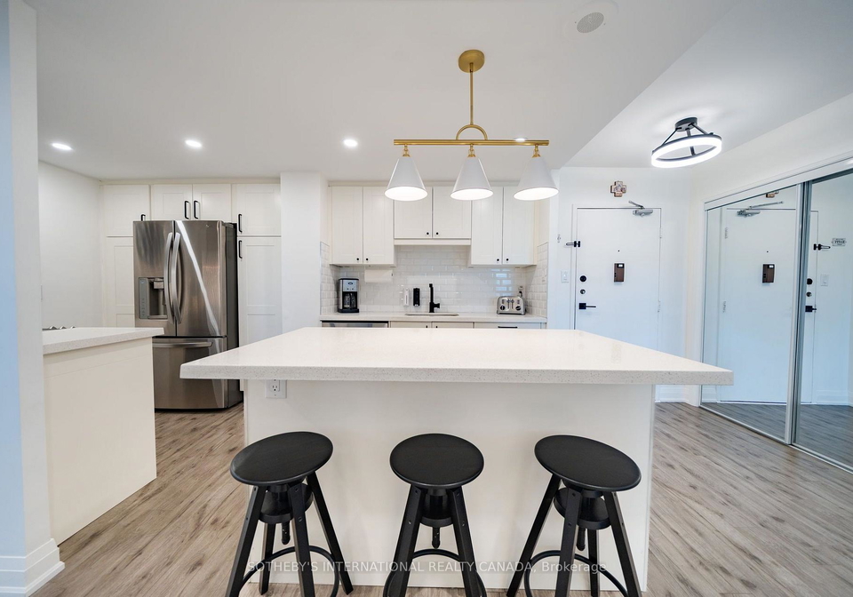 812-burnhamthorpe-road-toronto-etobicoke-ontario-w13616972