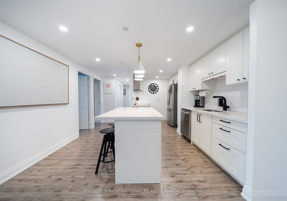 812-burnhamthorpe-road-toronto-etobicoke-ontario-w13616972