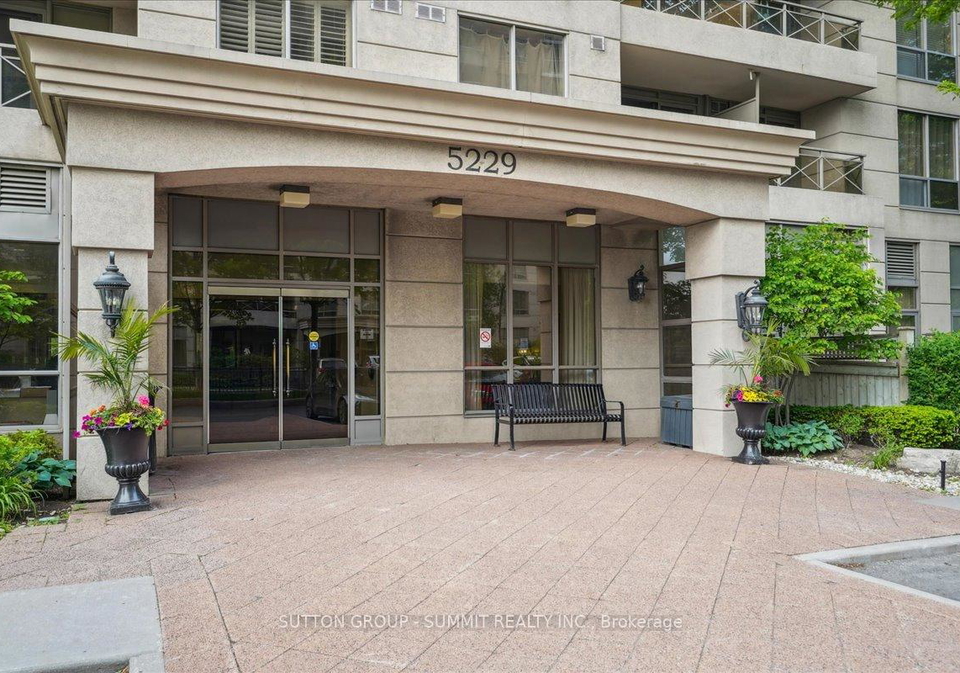5229-dundas-street-w-toronto-etobicoke-ontario-w13617356