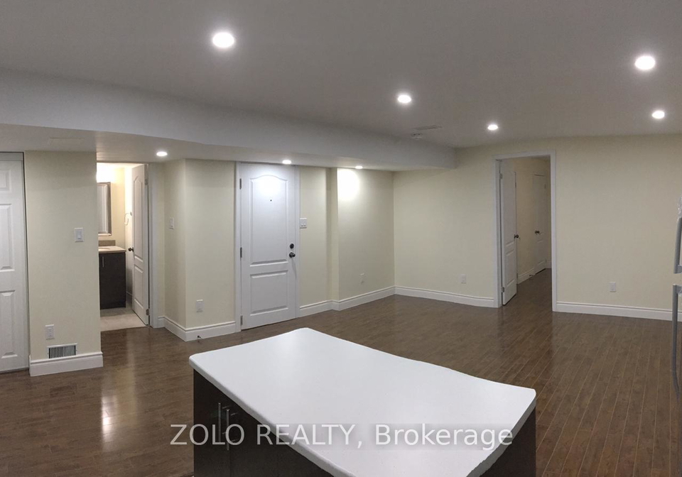 33-hoxton-road-brampton-ontario-w13617642