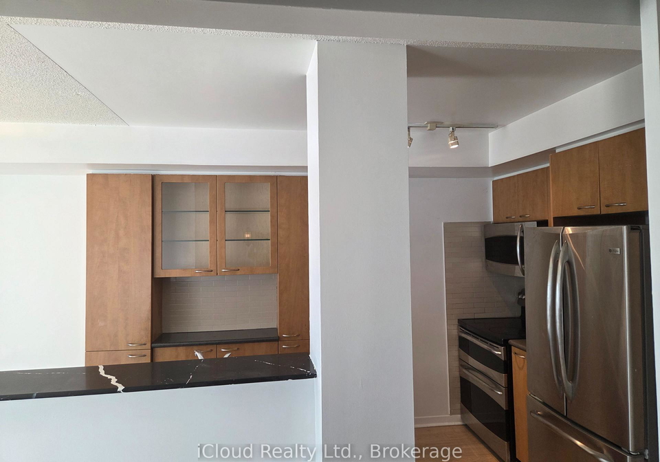 1040-the-queensway-avenue-toronto-etobicoke-ontario-w13617822