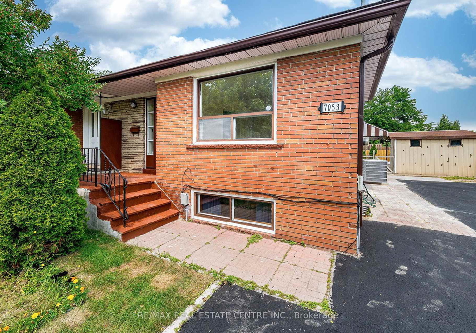 7053-harwick-drive-mississauga-ontario-w13617956