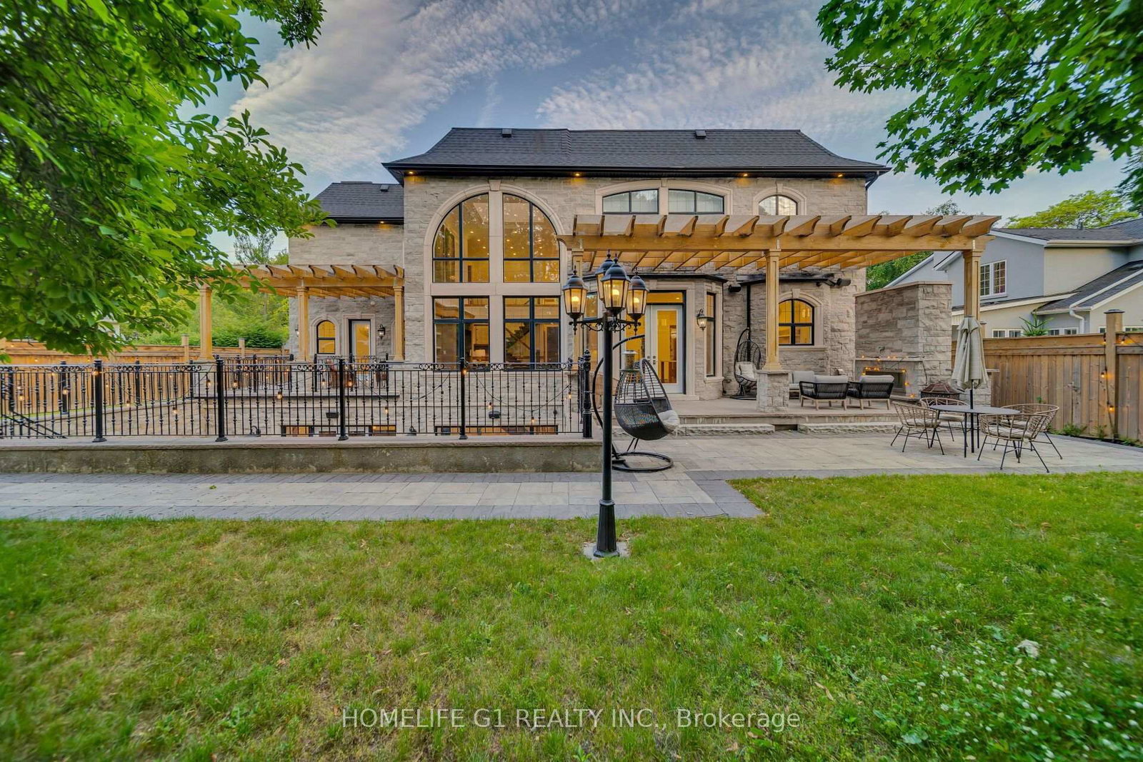 2115-rebecca-street-oakville-ontario-w13618002