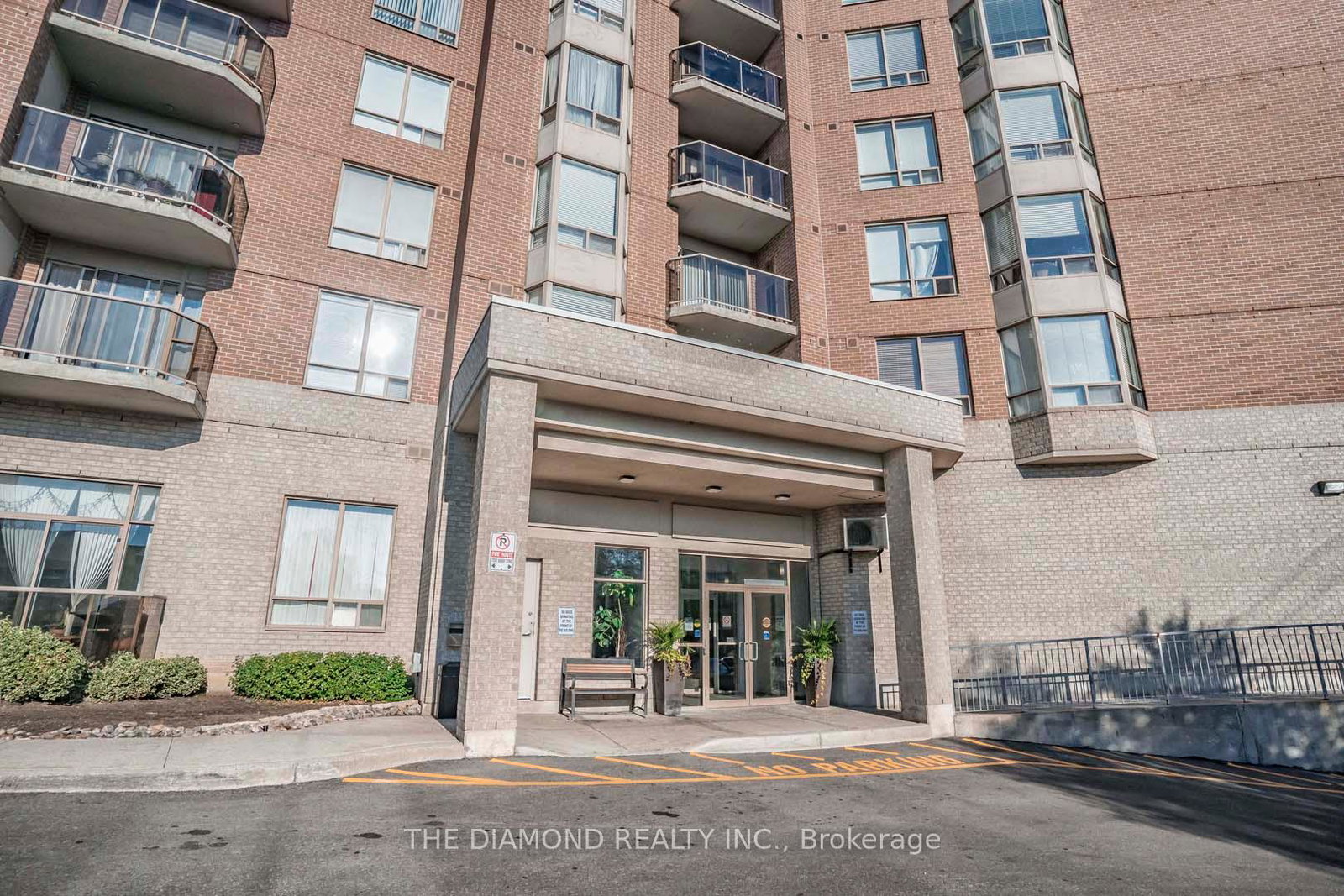 2088-w-lawrence-avenue-w-toronto-north-york-ontario-w13618246