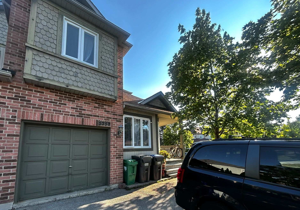 5252-bushelgrove-circle-mississauga-ontario-w13618536