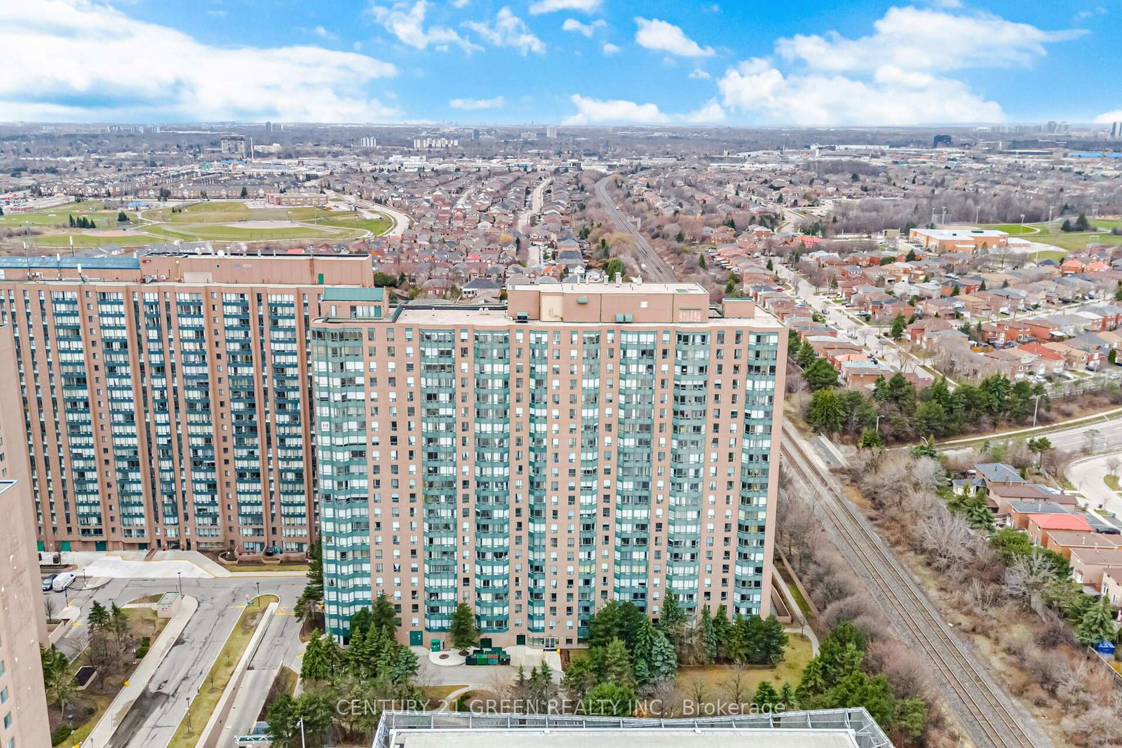 135-hillcrest-avenue-mississauga-ontario-w13618706