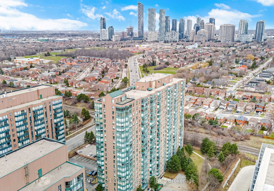 135-hillcrest-avenue-mississauga-ontario-w13618706