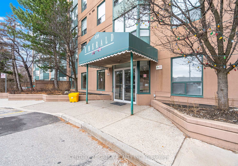 135-hillcrest-avenue-mississauga-ontario-w13618706