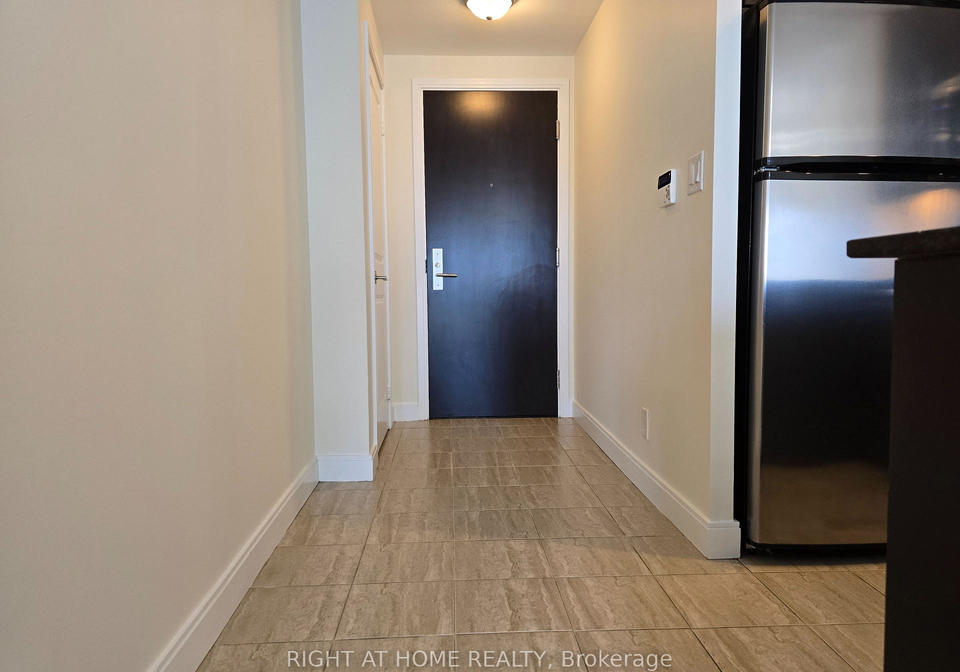 50-absolute-avenue-mississauga-ontario-w13618932