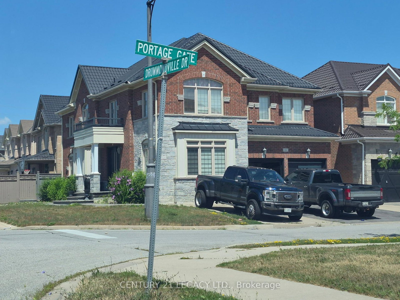 11-drummondville-drive-brampton-ontario-w13618940