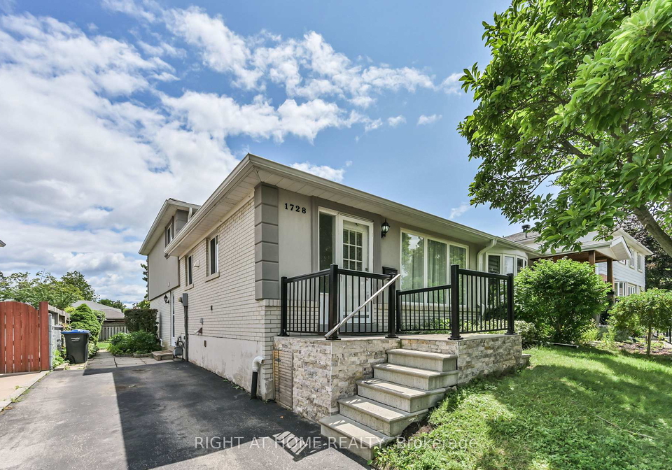 1728-pickmere-court-mississauga-ontario-w13619042