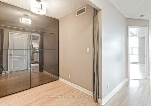 1-elm-drive-mississauga-ontario-w13619096