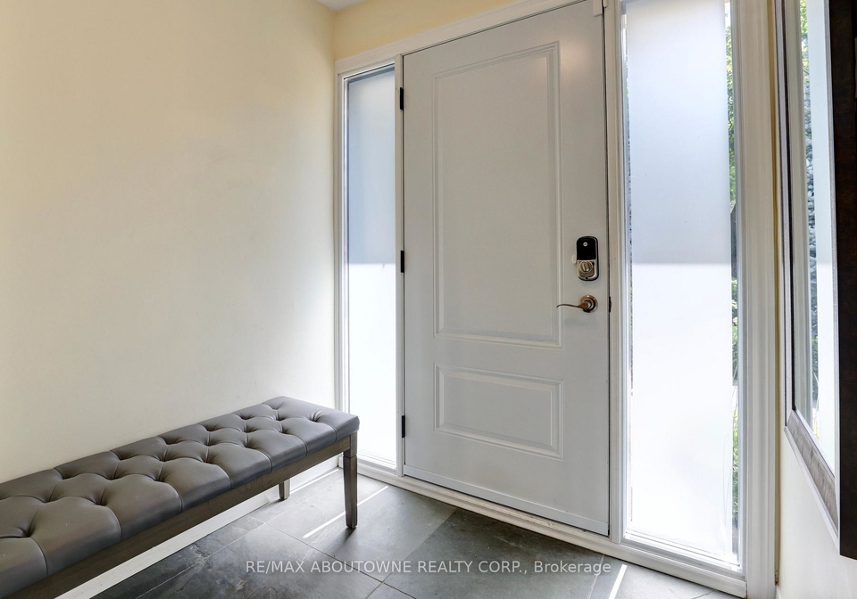 497-anthony-drive-oakville-ontario-w13619198