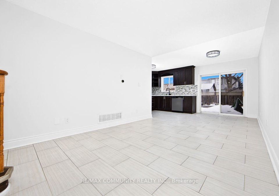 1049-kennedy-circle-milton-ontario-w13619258