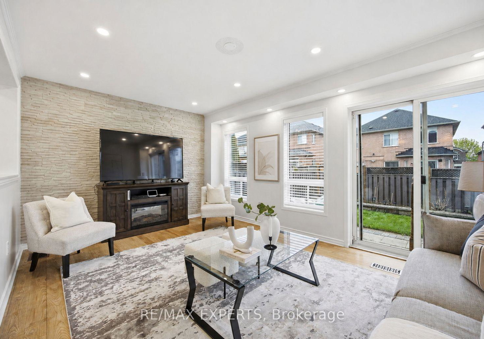 40-dills-crescent-milton-ontario-w13619304