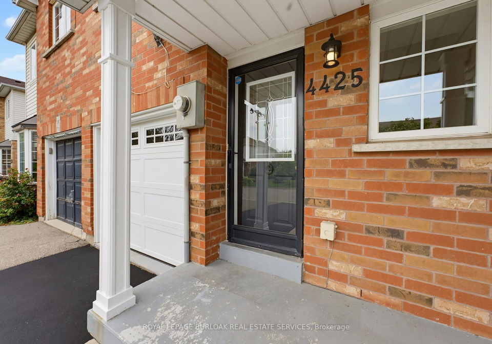 4425-peter-drive-burlington-ontario-w13619316
