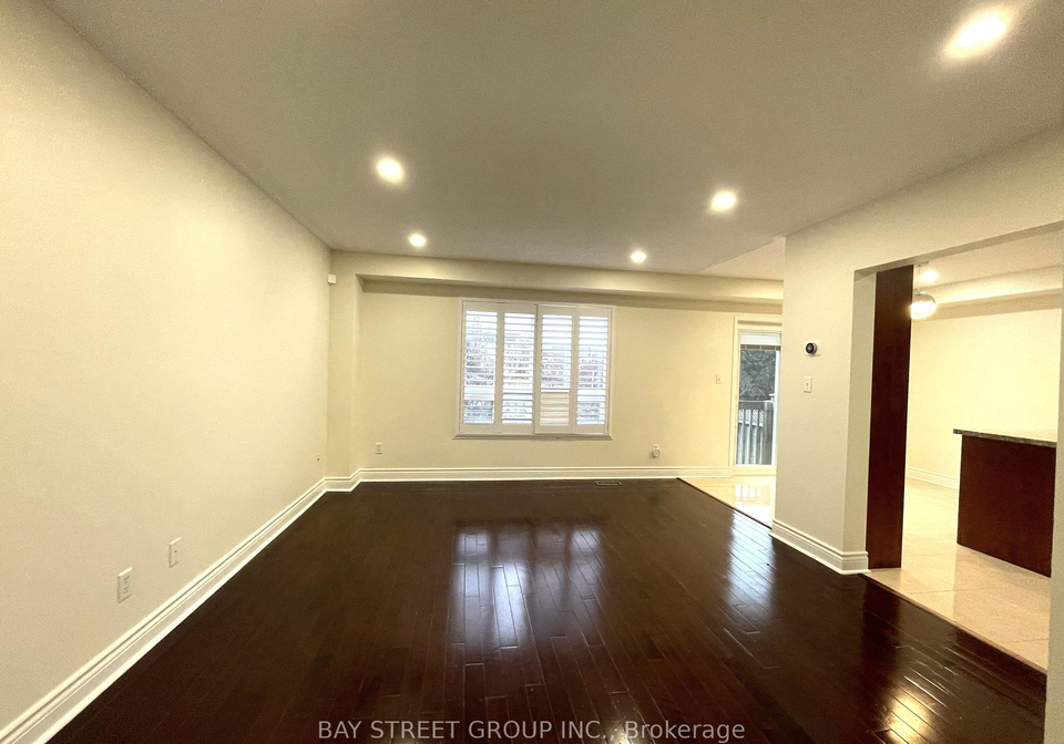 2165-white-dove-circle-oakville-ontario-w13619496