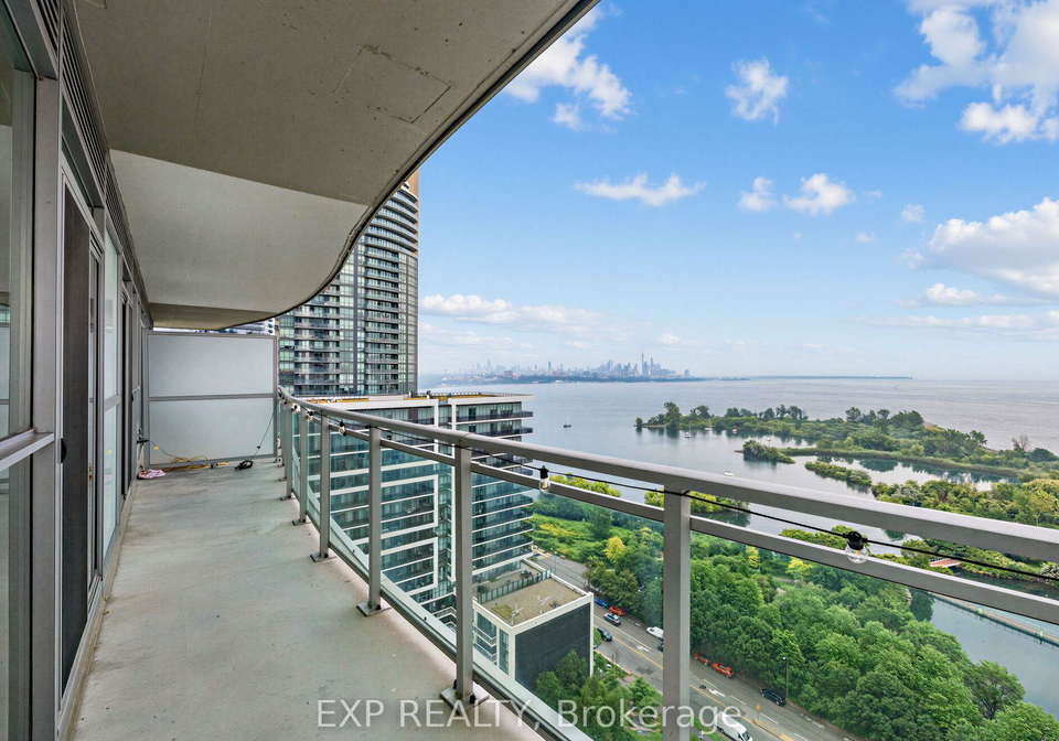 33-shore-breeze-drive-toronto-etobicoke-ontario-w13619608