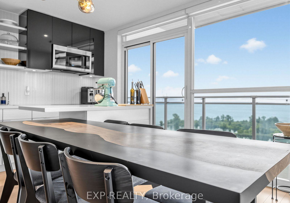33-shore-breeze-drive-toronto-etobicoke-ontario-w13619608