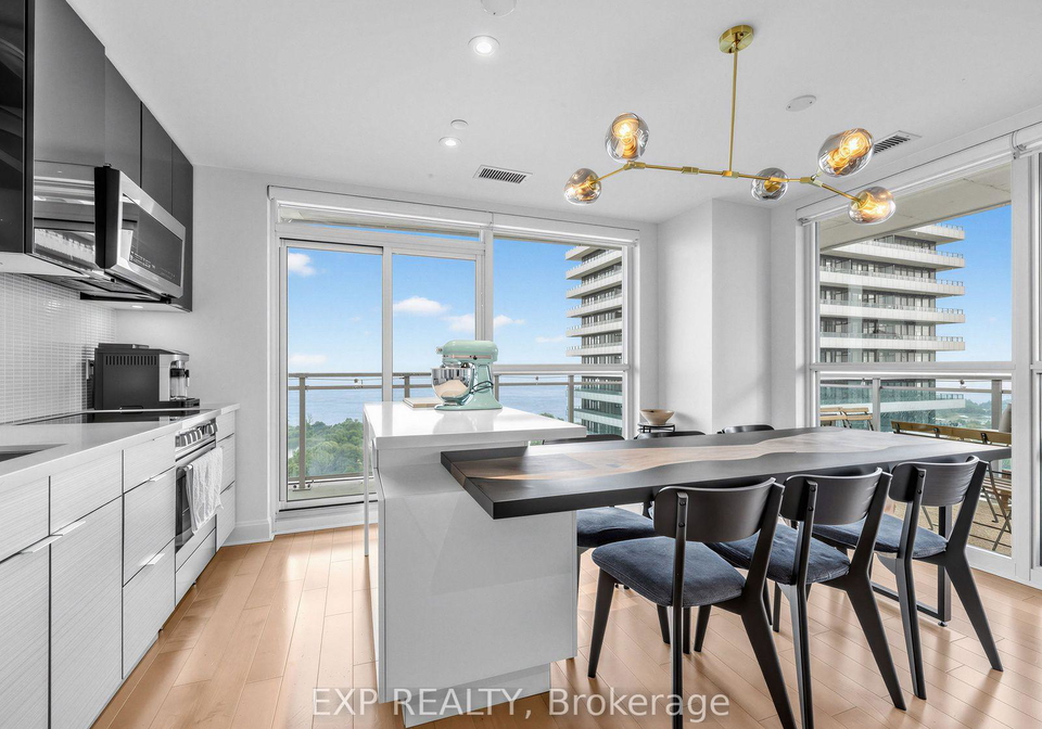 33-shore-breeze-drive-toronto-etobicoke-ontario-w13619608
