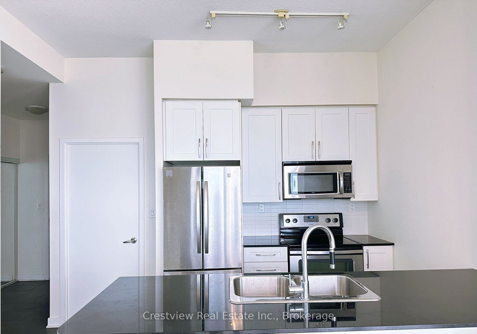 4065-brickstone-mews-mississauga-ontario-w13619644