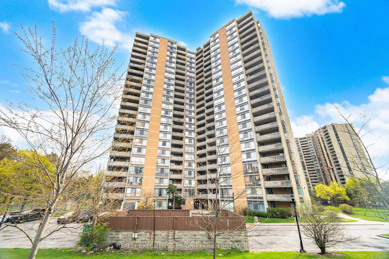 10-martha-eaton-way-toronto-north-york-ontario-w13619698