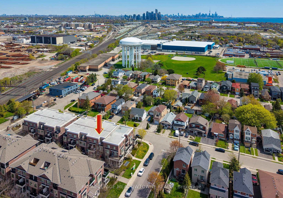 10-carnation-avenue-toronto-etobicoke-ontario-w13619936