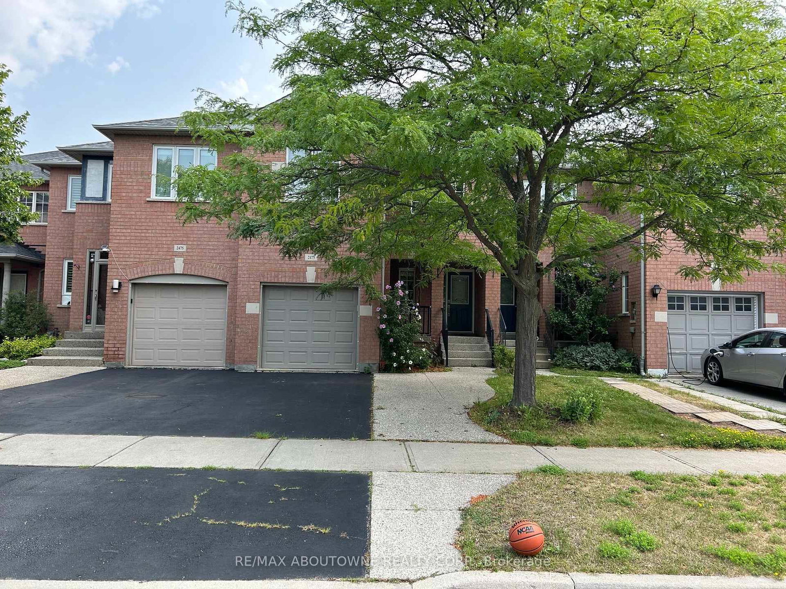 2473-lazio-lane-oakville-ontario-w13620286