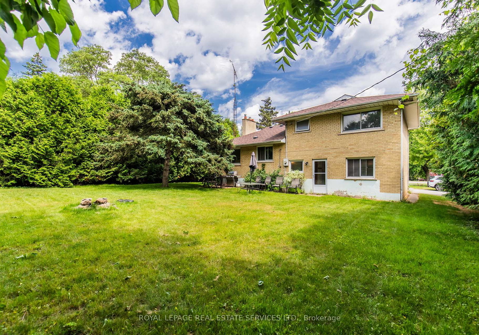 227-lakeshore-road-w-oakville-ontario-w13620396