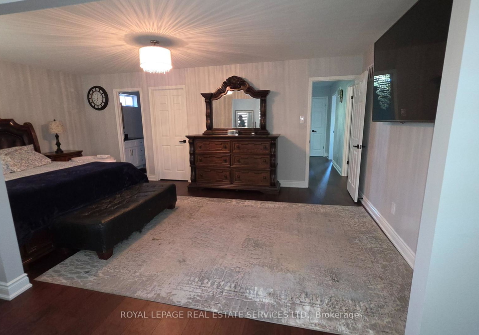 323-winfield-terrace-mississauga-ontario-w13620916