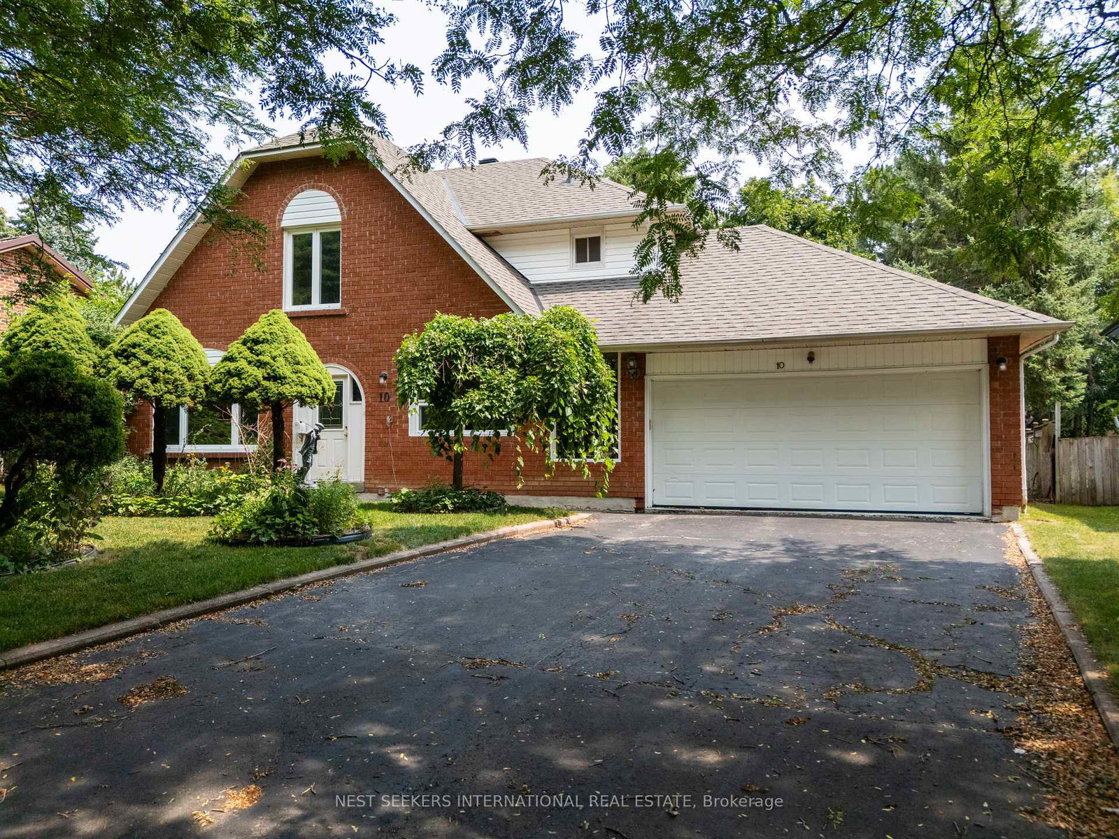 10-lennox-court-brampton-ontario-w13620990