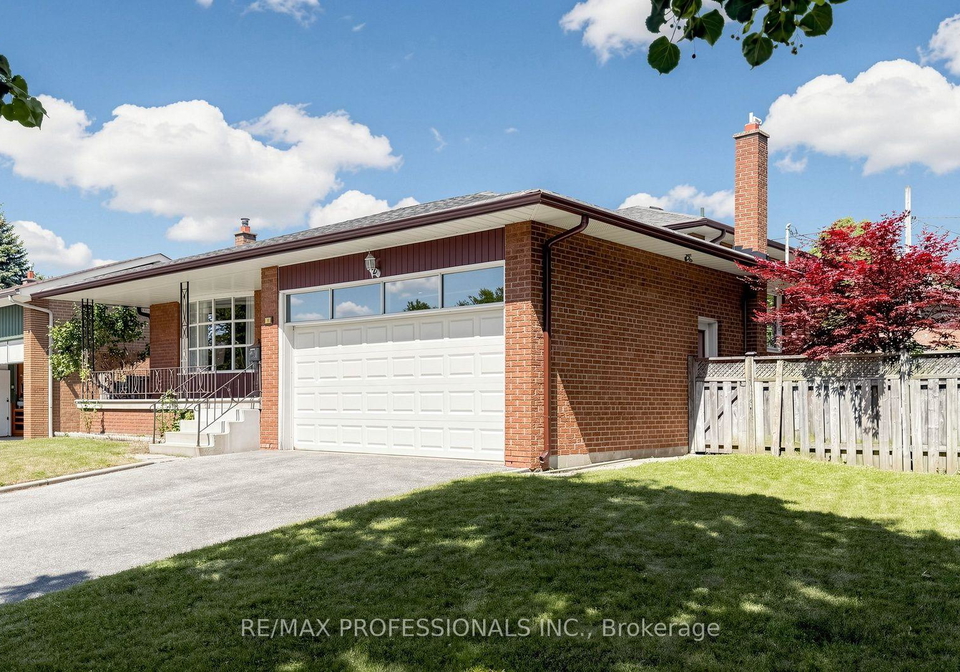 26-woodcrest-drive-toronto-etobicoke-ontario-w13621100
