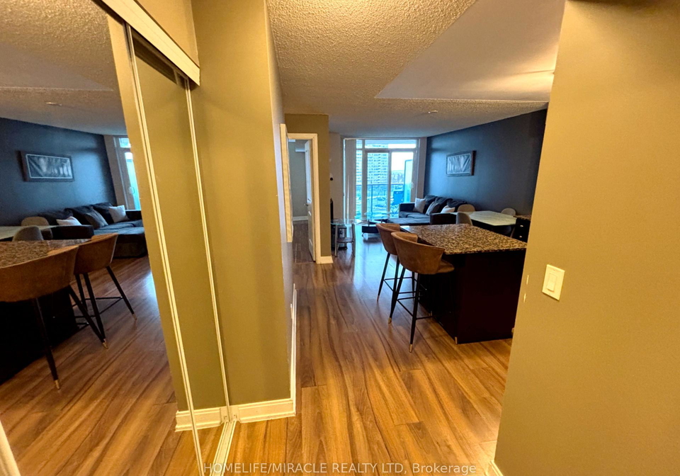 330-burnhamthorpe-road-w-mississauga-ontario-w13621300