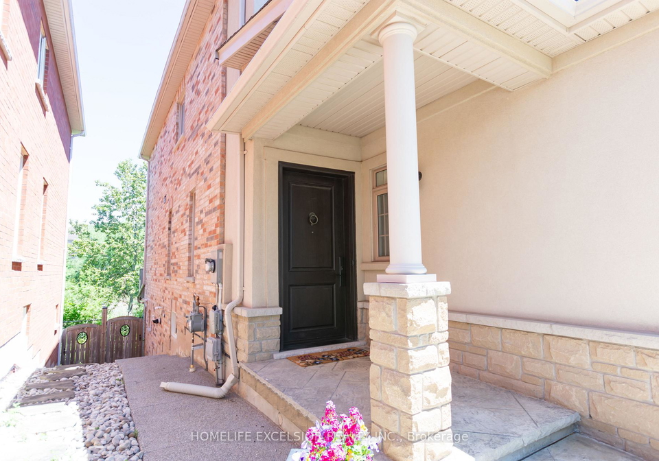 2425-quetico-crescent-oakville-ontario-w13621320