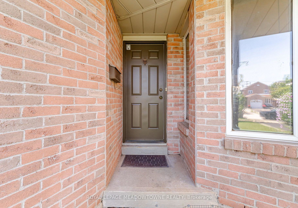 3139-cambourne-crescent-mississauga-ontario-w13621344