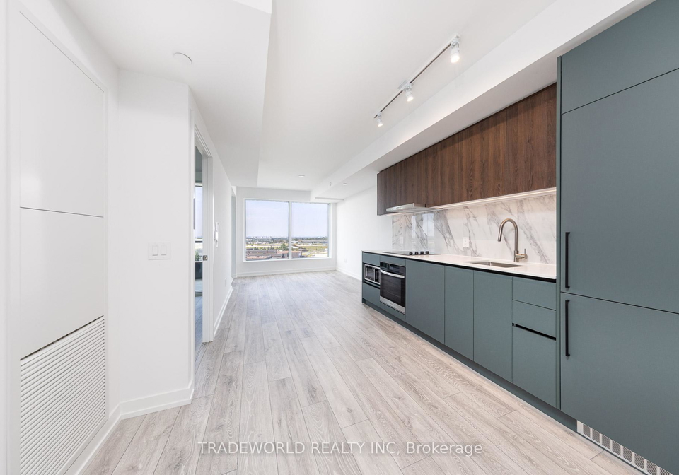 1100-sheppard-avenue-w-toronto-york-ontario-w13621372